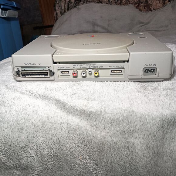 Sony PlayStation 1 PS1 SCPH-3000 Video Game Console Powers On For Parts - Picture 8 of 16